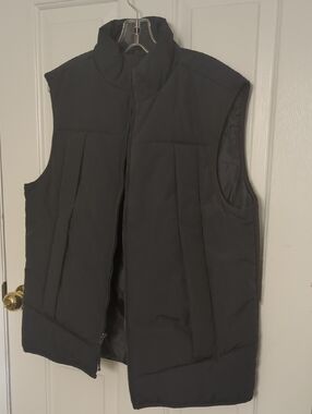 Quilted Puffer Vest in Dark Gray